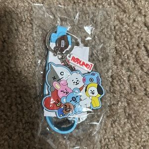 bt21 keychain round one exclusive